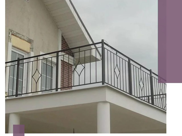 Изготовление балконных ограждений в Кондопоге из металла и стекла