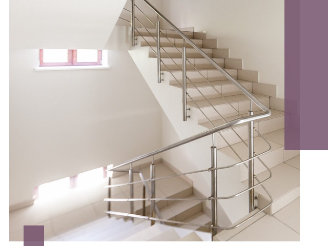 Установка и замена перил в подъезде в Кондопоге