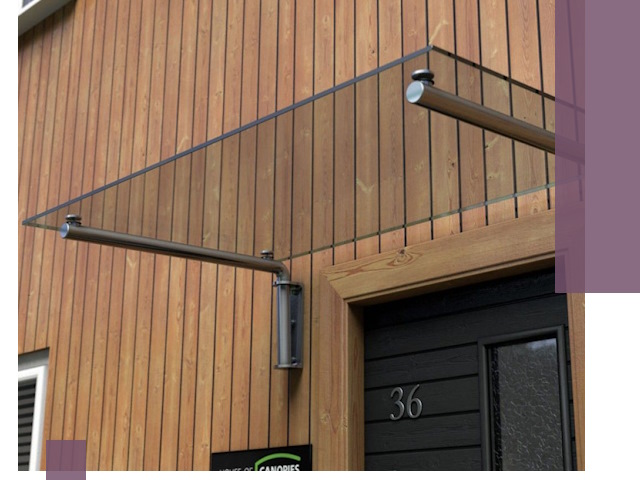 Стеклянные козырьки на входы и фасады в Кондопоге