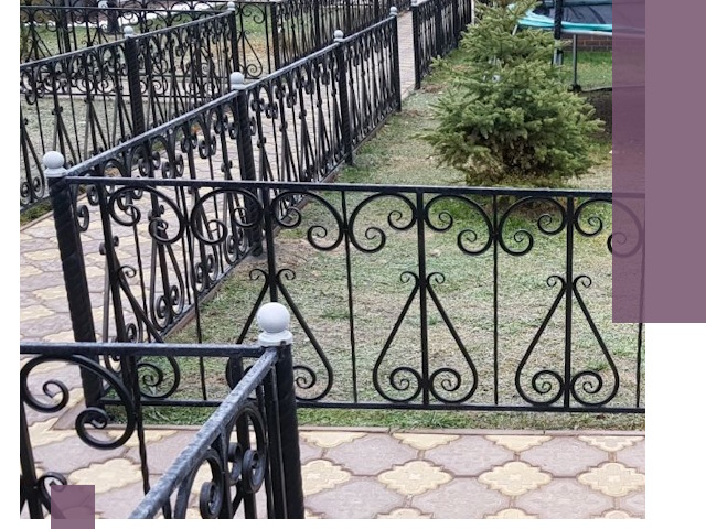 Кованые газонные ограждения под ключ в Кондопоге